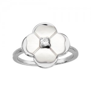 Bague argent motif fleur en nacre