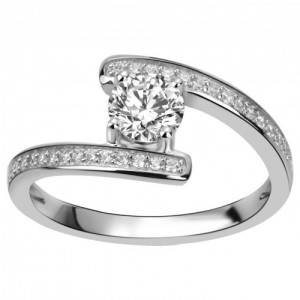 Bague argent solitaire accompagné oxydes zirconium